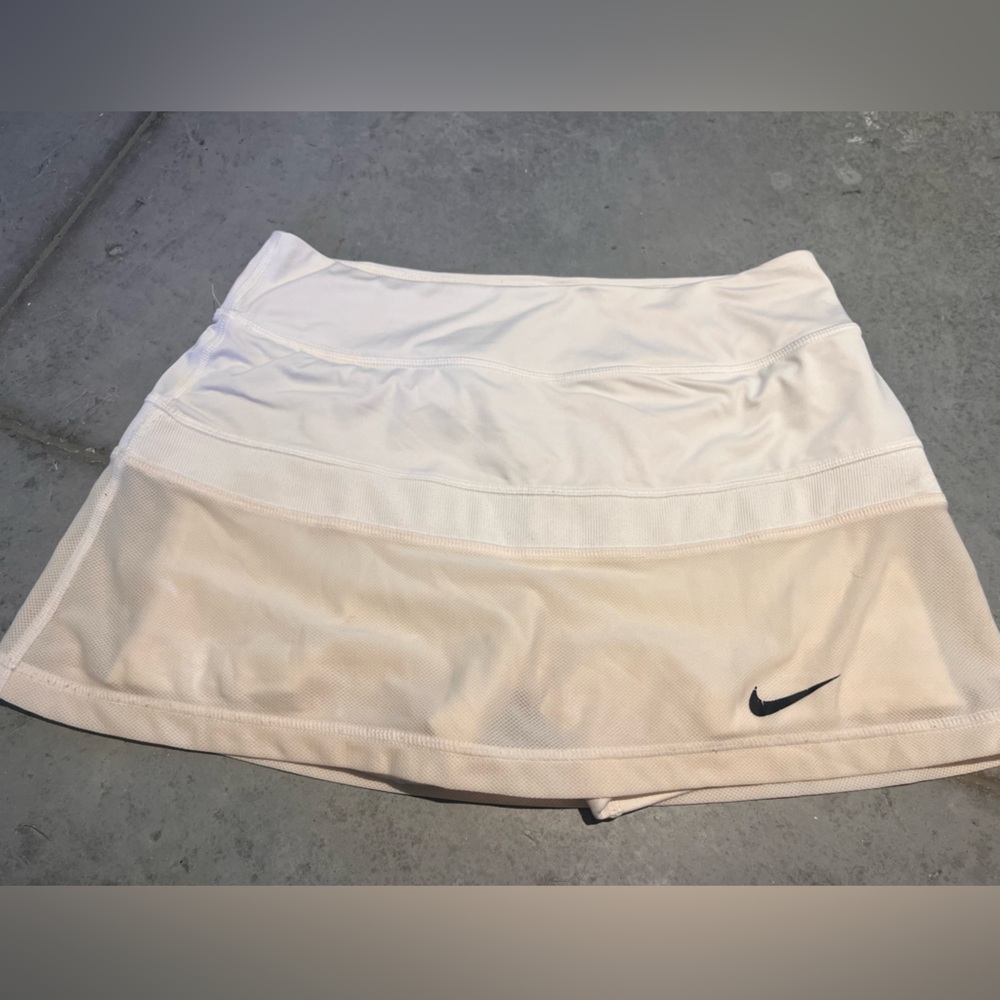 Nike Women’s white tennis skirt